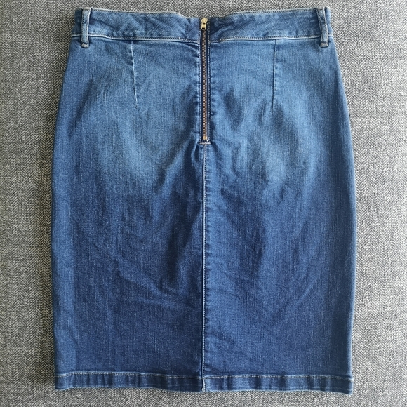 DYNAMITE Denim Button up Skirt sz Small - Picture 8 of 9